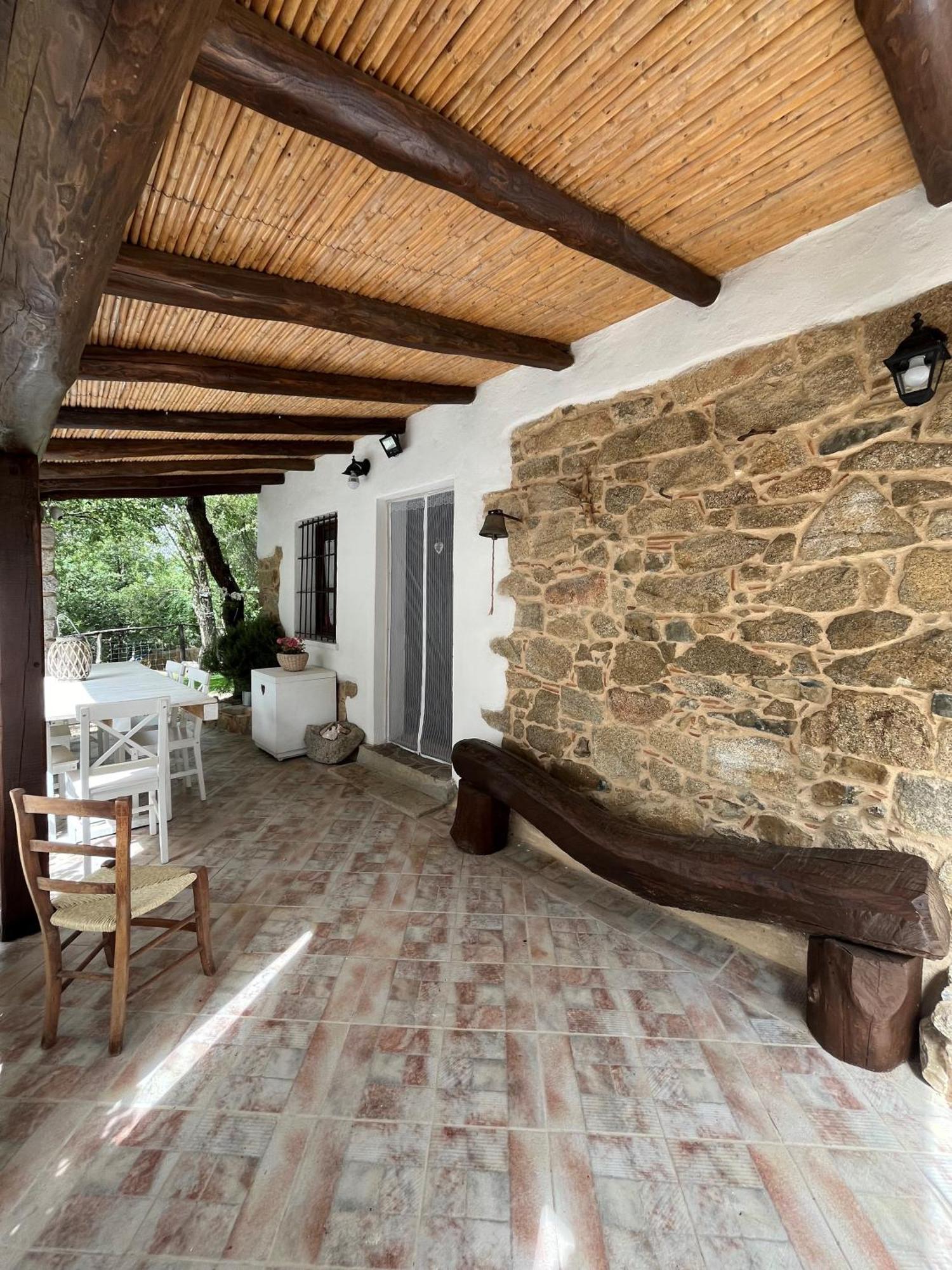 Ovostolai Cottage フォンニ エクステリア 写真
